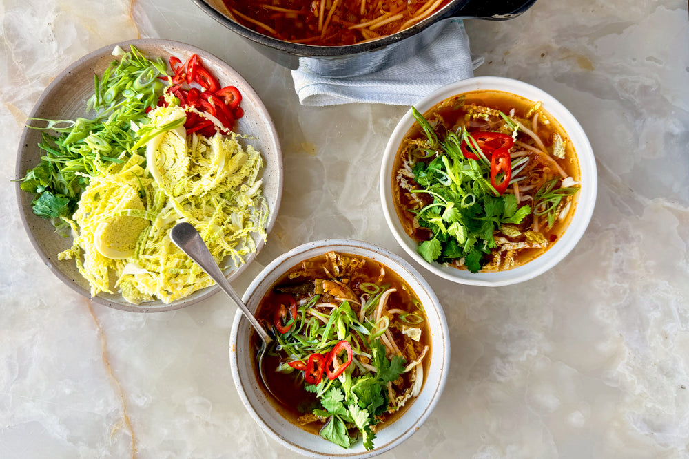 Hot and sour soup with Savoy cabbage and bean sprouts